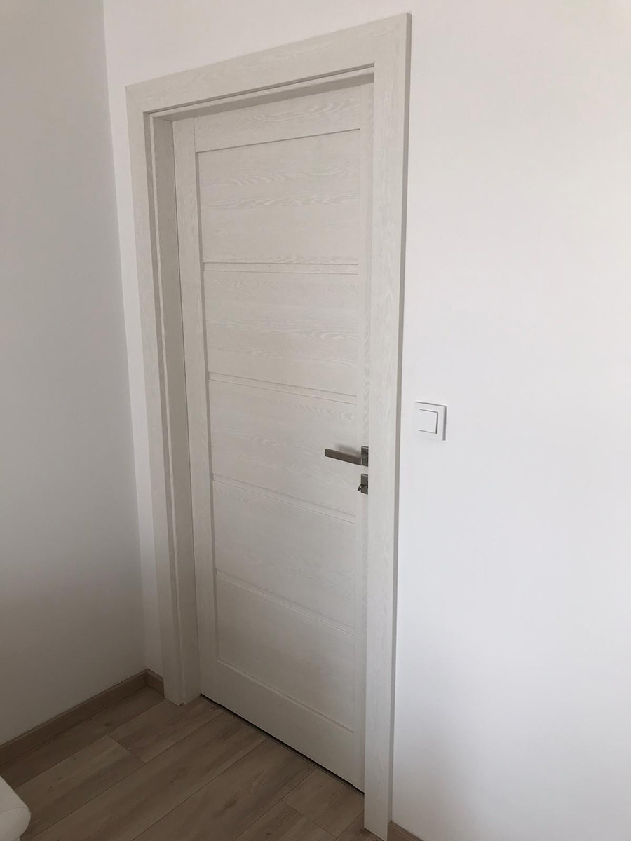 Dveře Invado - bílý dekor